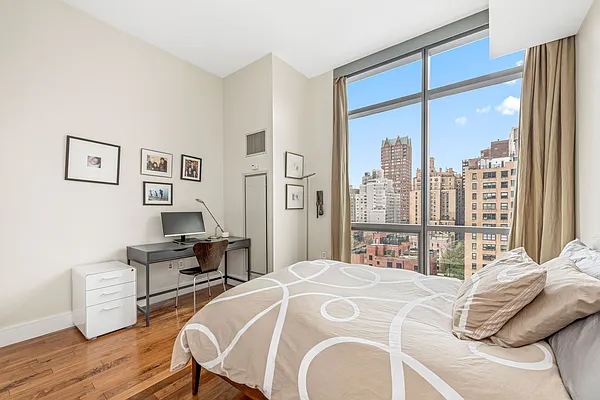 Rented by R New York | media 15