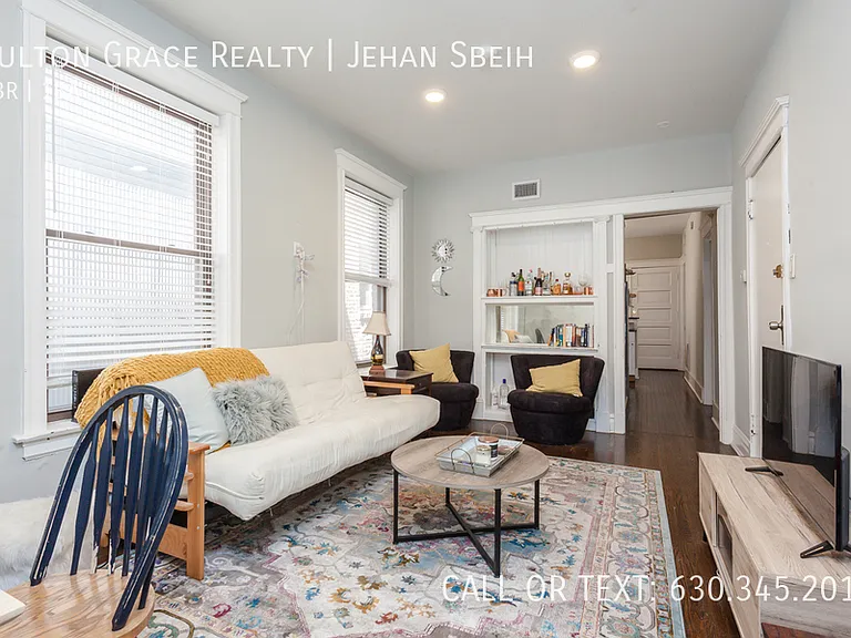 910 W Addison St #2F — Photo 2