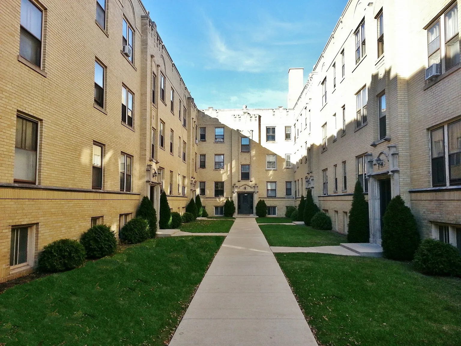 4600 N. Winchester / 1940-54 W. Wilson — Photo 4