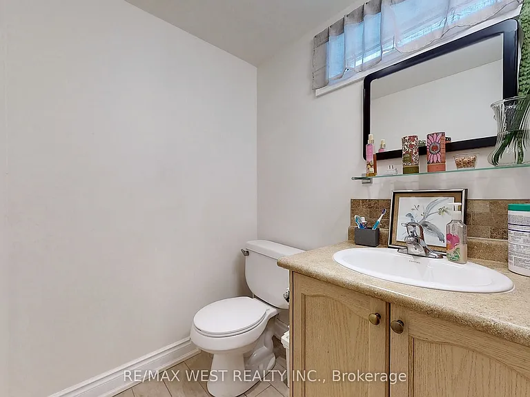 139 Ranee Ave #BASEMENT — Photo 22