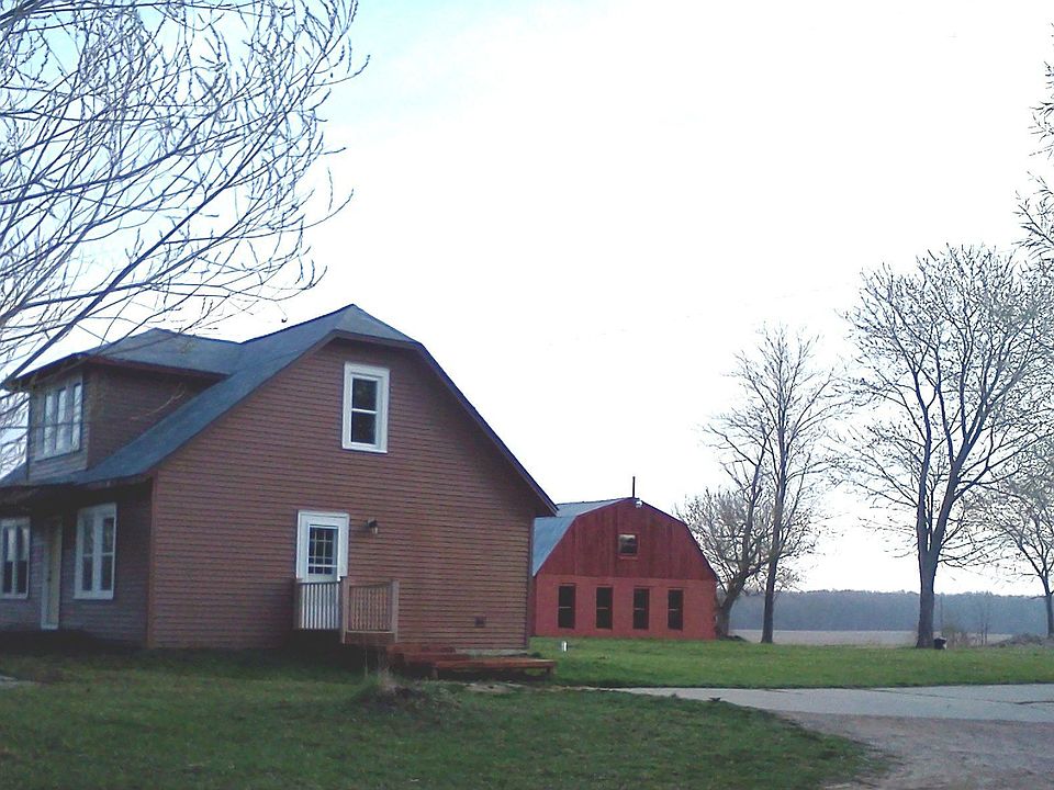 Gorgeous 7.5 Acres Beautiful 4 Bed 2 Bath come with 4 Car Garage & Barn