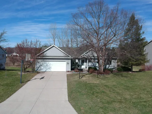 7389 Tillicum Trl NE, Rockford, MI 49341