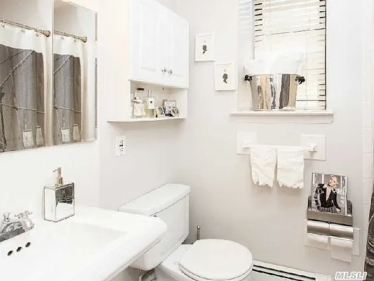 Sold by Douglas Elliman | media 18