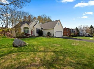 32 Trolley Ln, Westerly, RI 02891