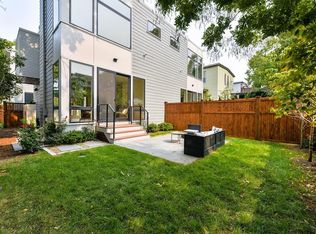 232 Chestnut St #232, Cambridge, MA 02139