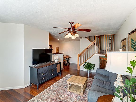 4th image of 294 Shadbush Dr