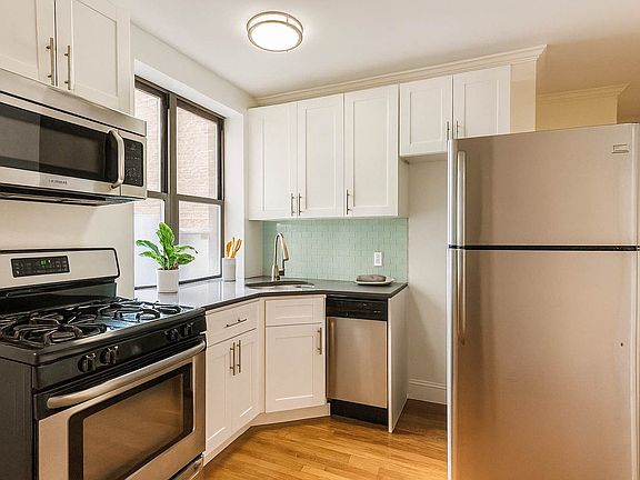 5th image of 80 Saint Nicholas Pl APT 2F