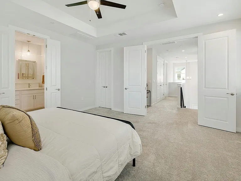 12001 Vista Parke Dr #401 — Photo 6
