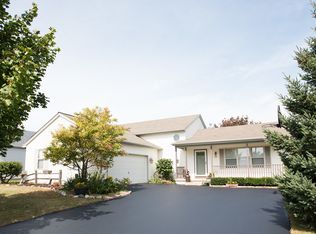 291 Prairie Ridge Dr, Woodstock, IL 60098