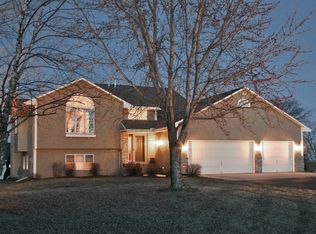 10510 Robert Ln, Rogers, MN 55374