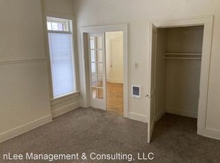 310 S 11th St APT 4, Saint Joseph, MO 64501