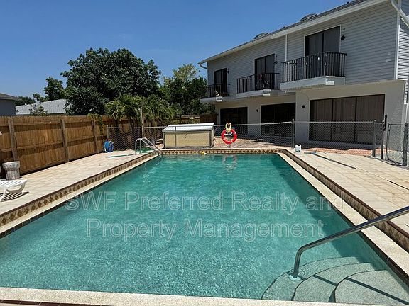 4th image of 4318 SE 5th Ave APT 2
