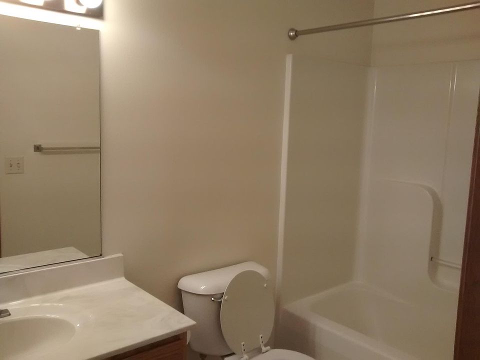 2nd image of 270 Scheidler Rd APT 1