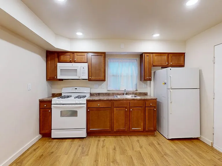 6703 Lyric St — Photo 2