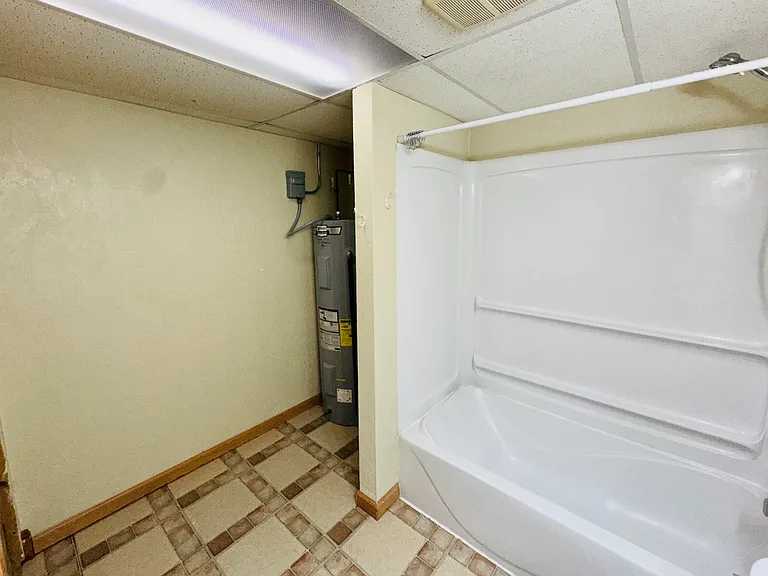 3929 Lakeview Dr — Photo 19