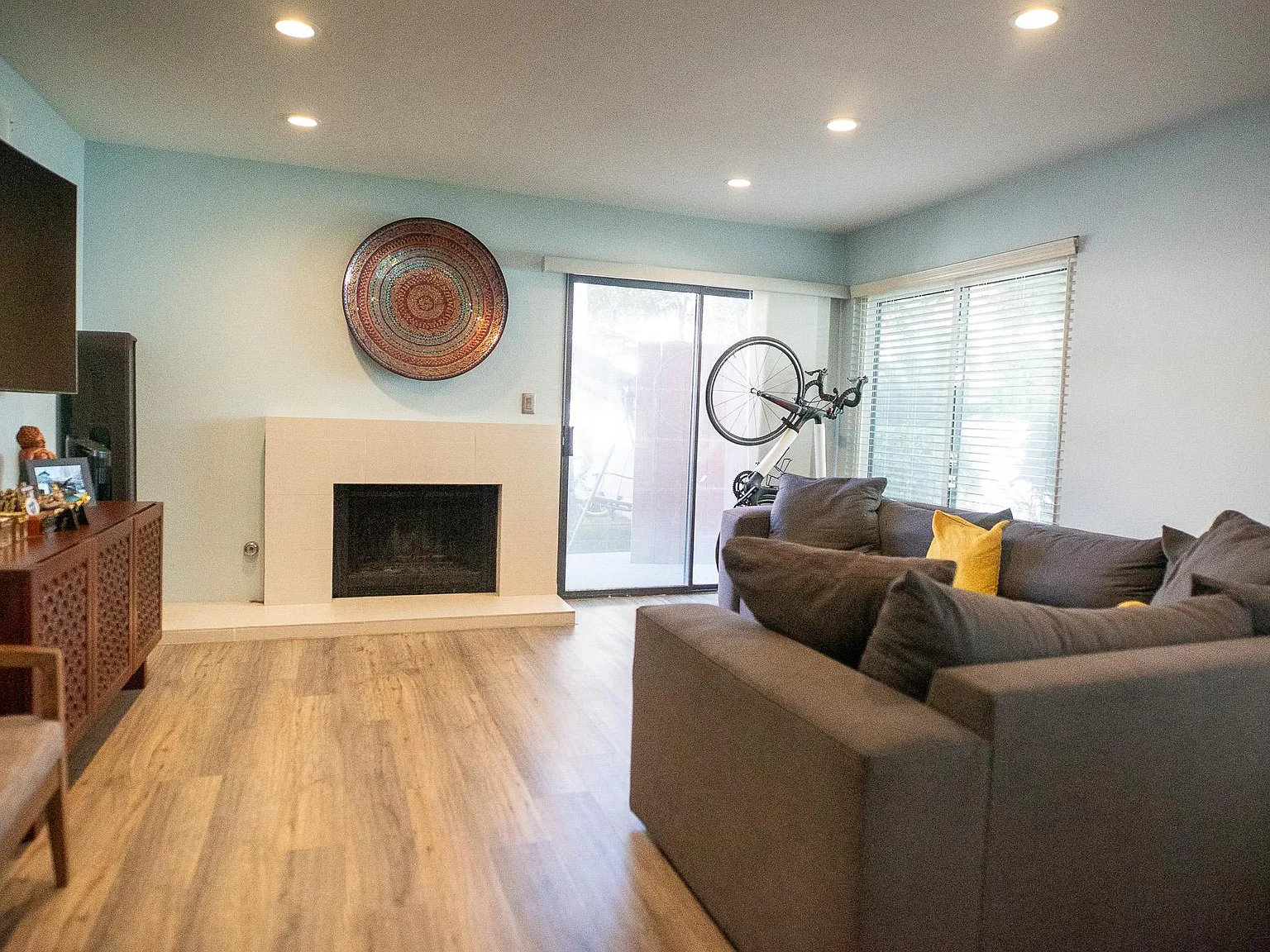 1575 Apache Dr — Photo 2