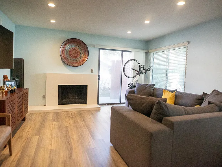 1575 Apache Dr #F — Photo 7