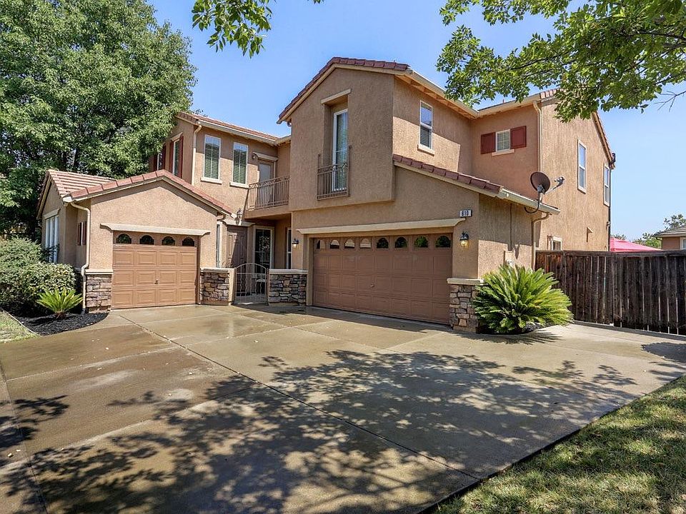 2nd image of 610 Barranca Ct