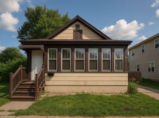 583 Reaney Ave E, Saint Paul, MN 55130