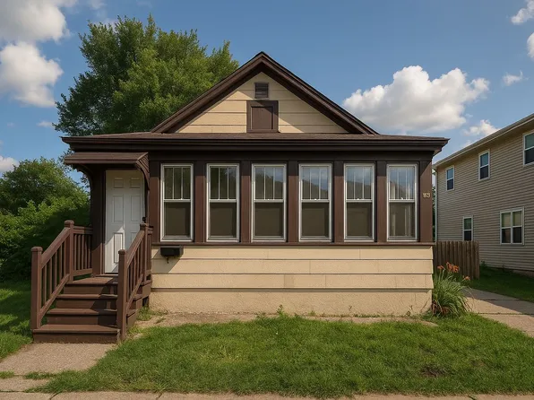 583 Reaney Ave E, Saint Paul, MN 55130