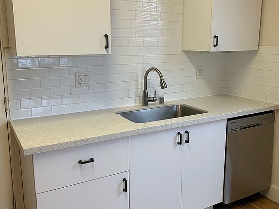 4th image of 881 30th St #A