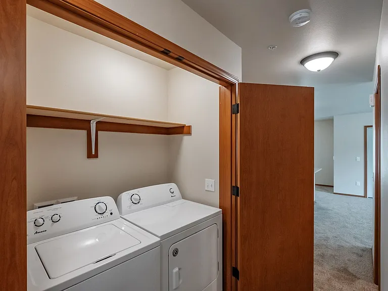 Oak Springs Apartments — Photo 19