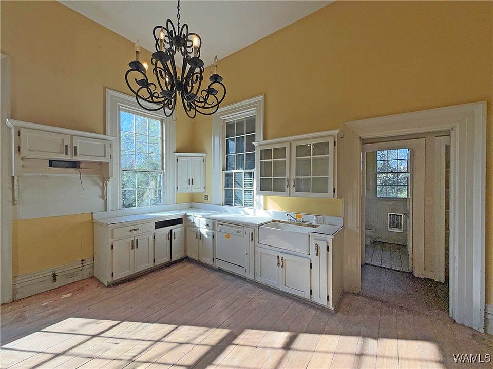 13th image of this home