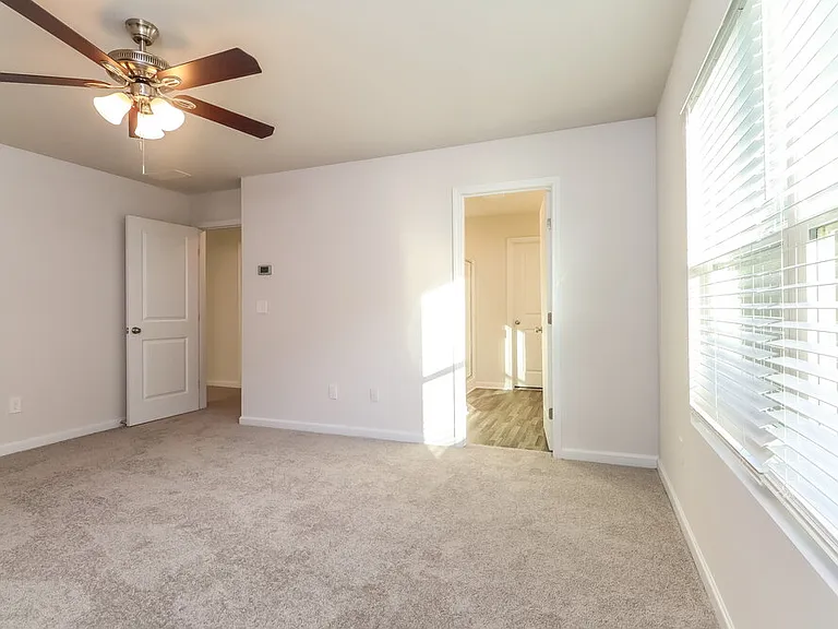 151 Hamilton Pointe Dr — Photo 10
