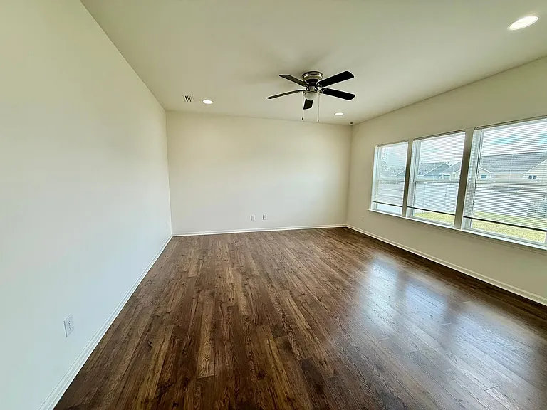 4909 Grace View Dr — Photo 9
