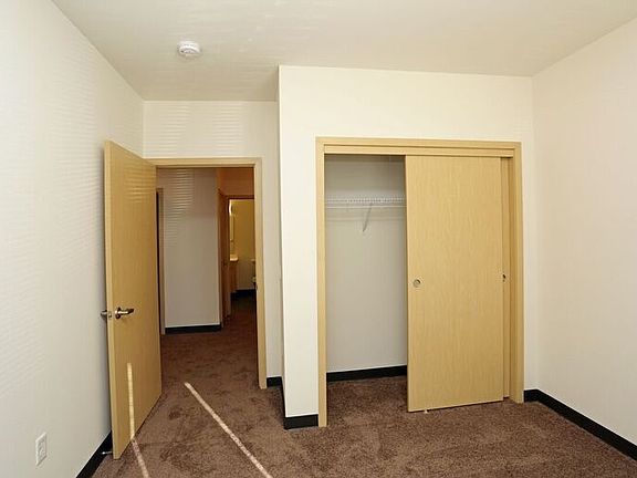3rd image of 456 E Brown St