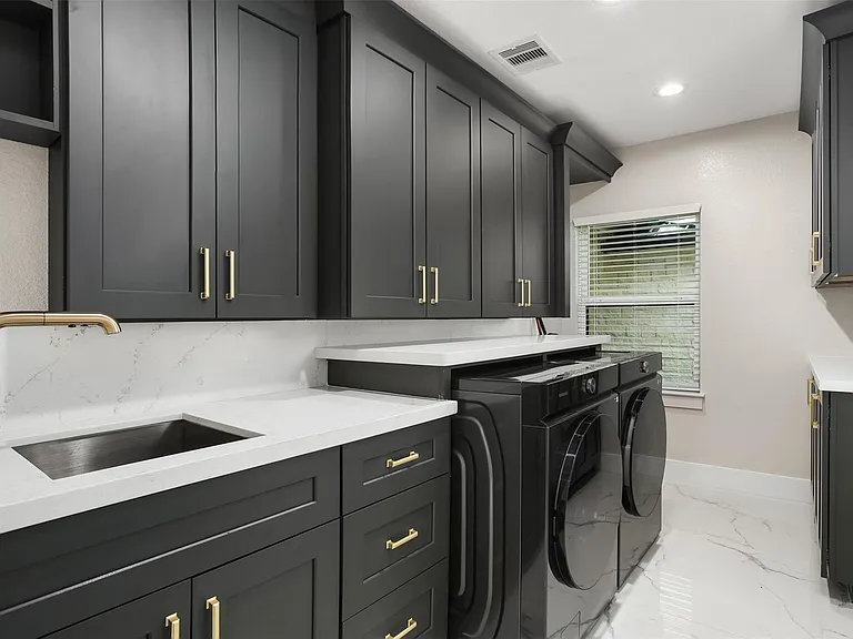 4002 Dixie Farm Rd — Photo 16