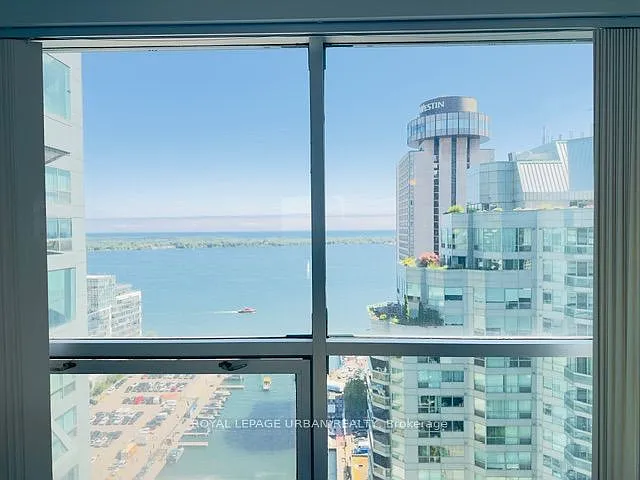 10 Yonge St #2702
