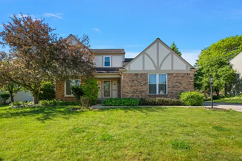 44831 Huntington Dr Photo 1