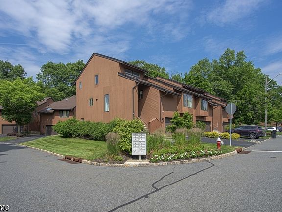 3rd image of 41 Sullivan Dr