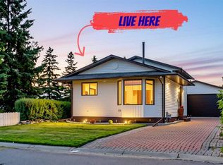 104 S Shawglen Rise SW, Calgary, AB T2Y1Z2