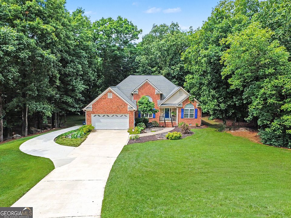 1st image of 202 Academy Woods Dr