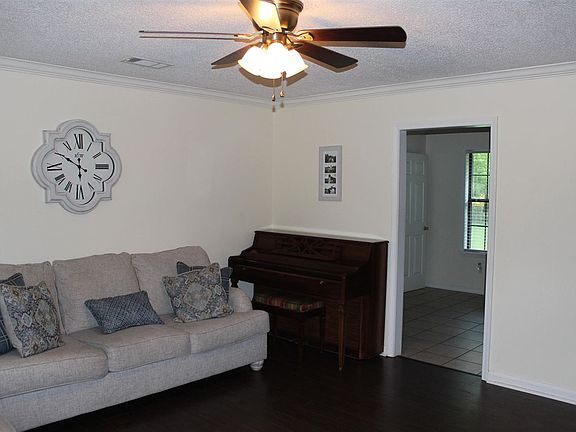 5th image of 63 Village St