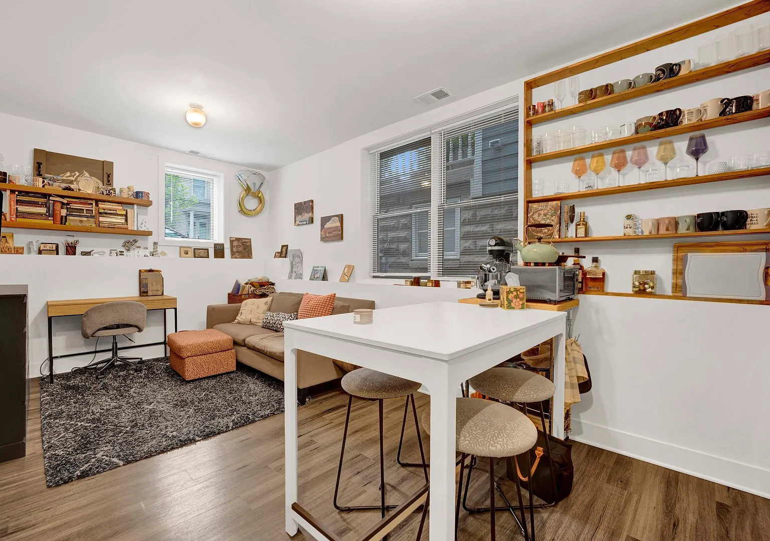1 bed, $2,000 — Photo 4