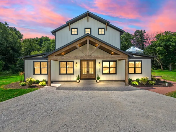 548 E 1400 S, Kouts, IN 46347