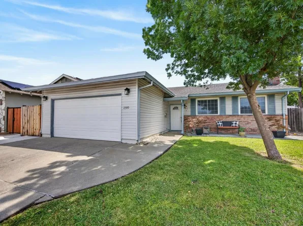 2300 Flicker Ln, Fairfield, CA 94533