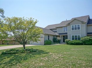 16705 W Observatory Rd, New Berlin, WI 53151