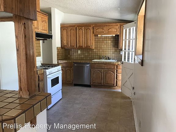 2nd image of 345 Manzanita Ave