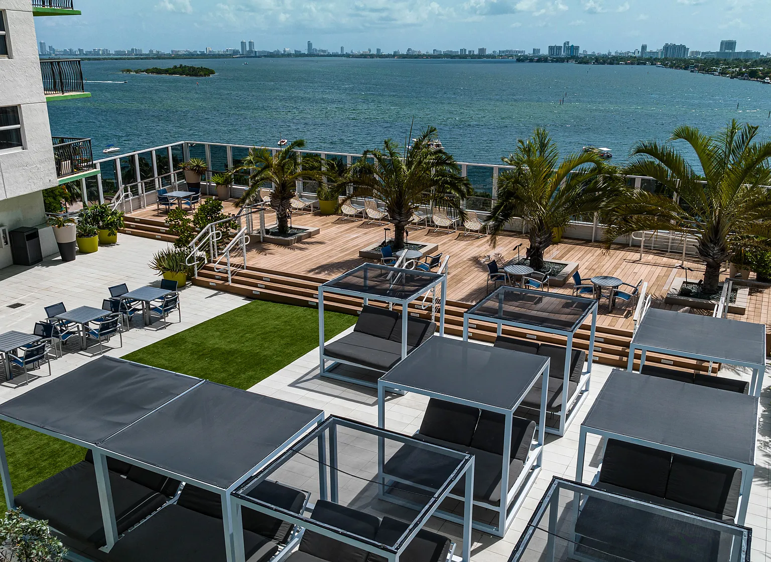 Bay Parc — Photo 3