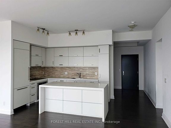 2nd image of 1080 Bay St #4902