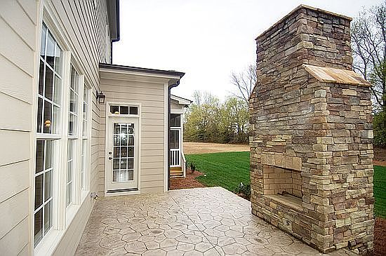 Outdoor fireplace
