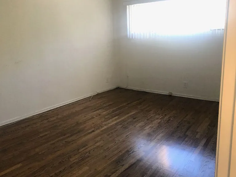 1224 N Crescent Heights Blvd — Photo 11