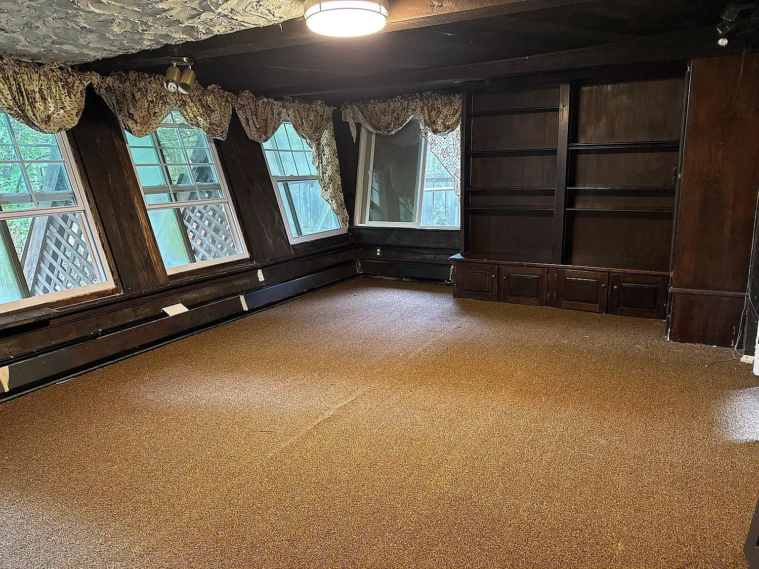 7 bed, 4000 sqft, $4,950 — Photo 4