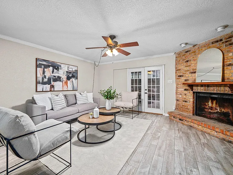 6635 Wanda Ln — Photo 2