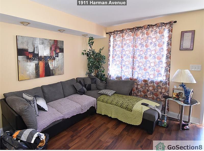 2nd image of 1934 Harman Ave