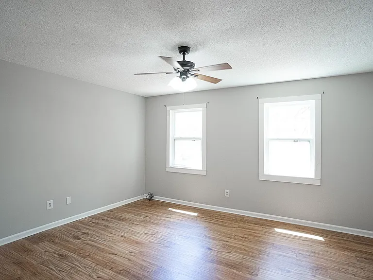 2398 Winston Way — Photo 4